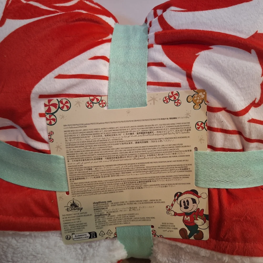 Disney Parks Mickey Mouse Holiday Christmas Cozy Throw Blanket Red & White NWT